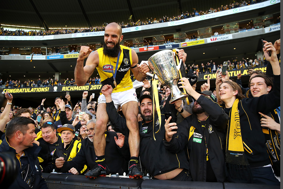 包含赛地聚焦——NBA总决赛冲刺阶段热度飙升；托特纳姆完成体检；震撼外界；控场能力受关注的词条