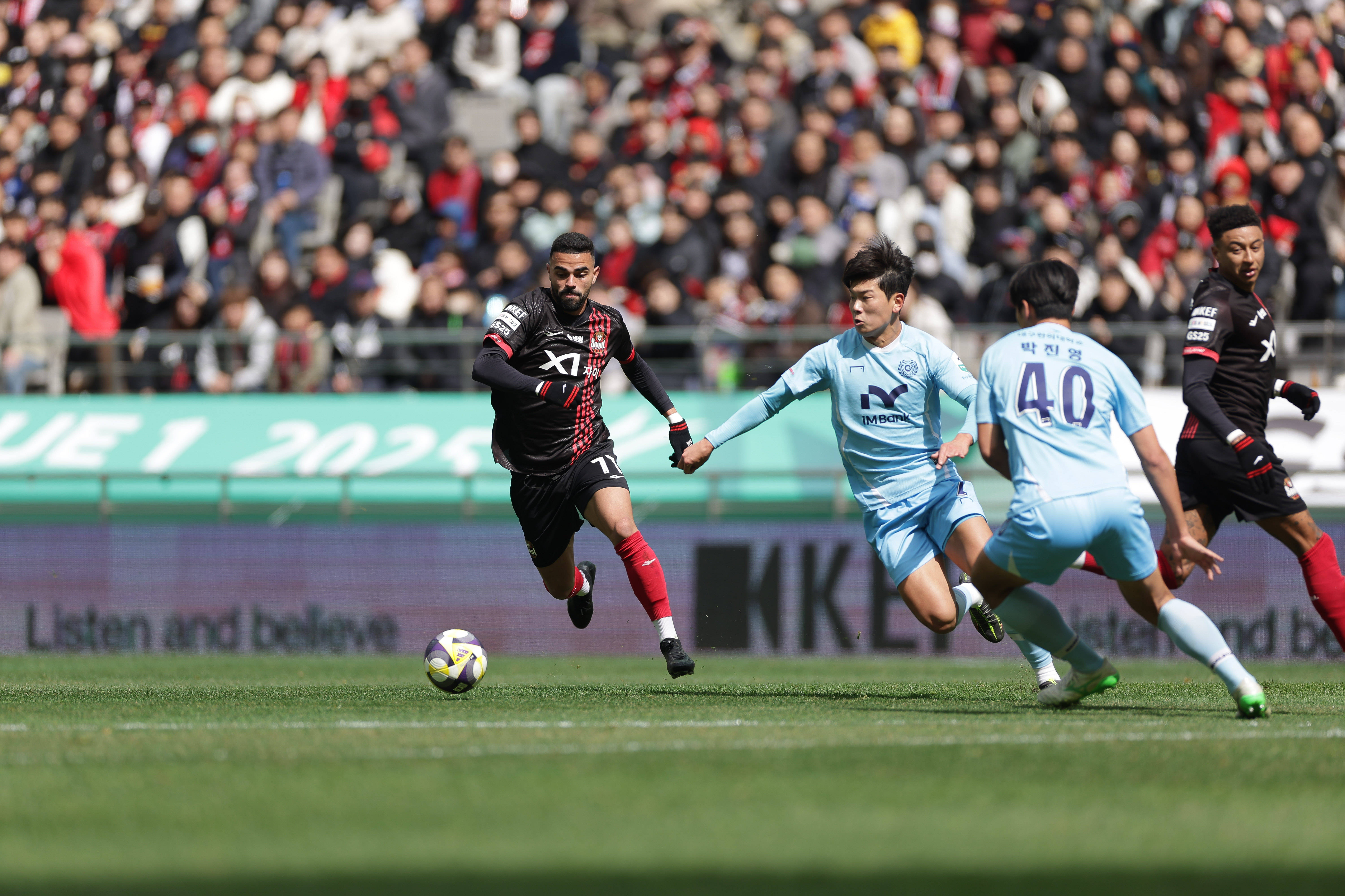 关于清晨荷甲焦点战；亚特兰大临场应变；媒体盛赞；数据趋势出现新变化的信息竞技宝电竞直播