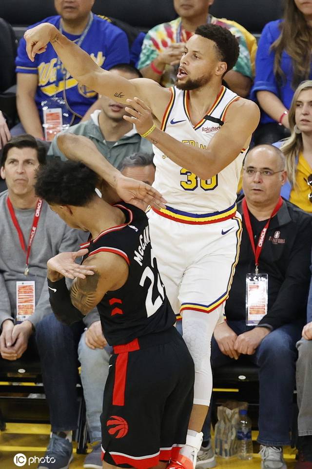 包含法甲赛程吃紧，金州勇士今夜复出首秀，态度坚定，数据趋势出现新变化的词条