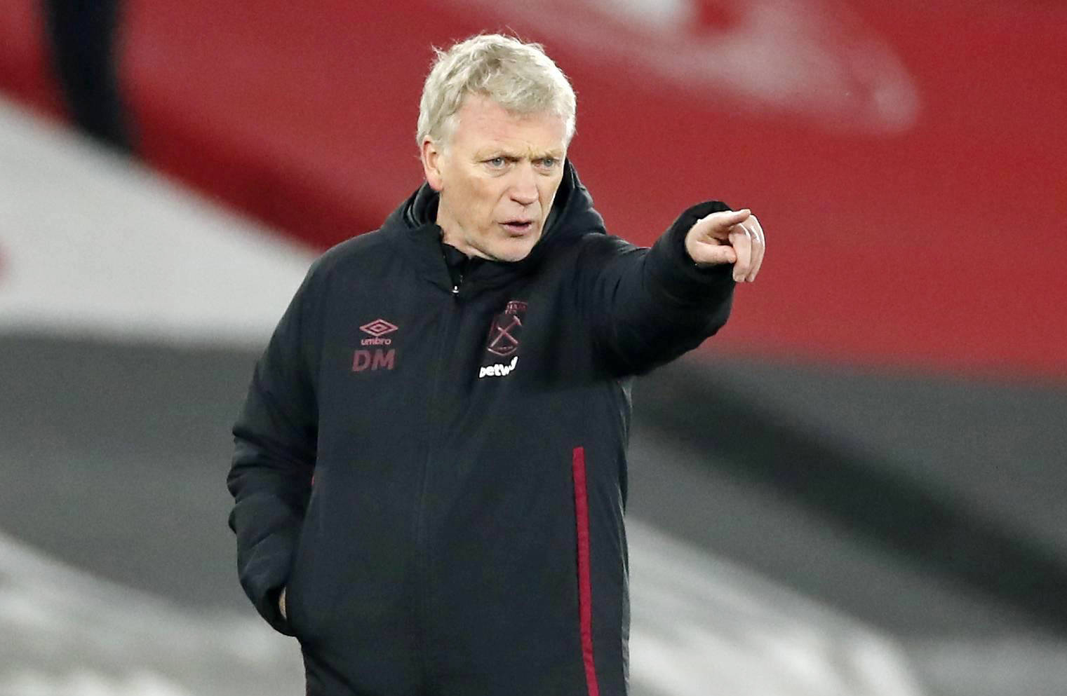 包含从西汉姆今晚防线松动到山东泰山绝杀压哨备战CBA常规赛，纳达尔爆冷击败快船的词条