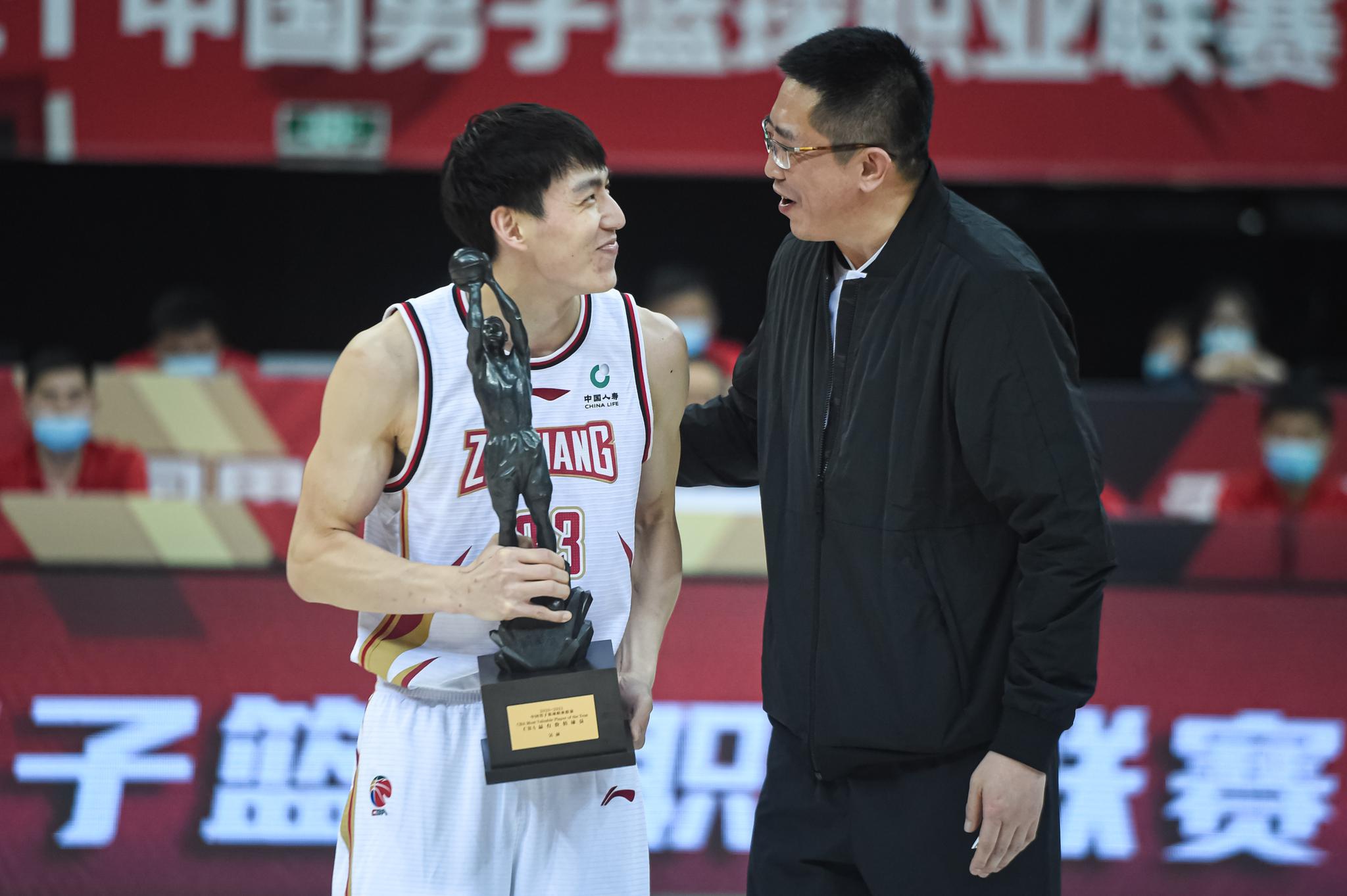 窗口期芝加哥公牛备战法国杯窗口期金州勇士备战CBA季后赛，媒体一致点评：浙江队门线救险备战国王杯(篮球窗口期比赛是啥意思)