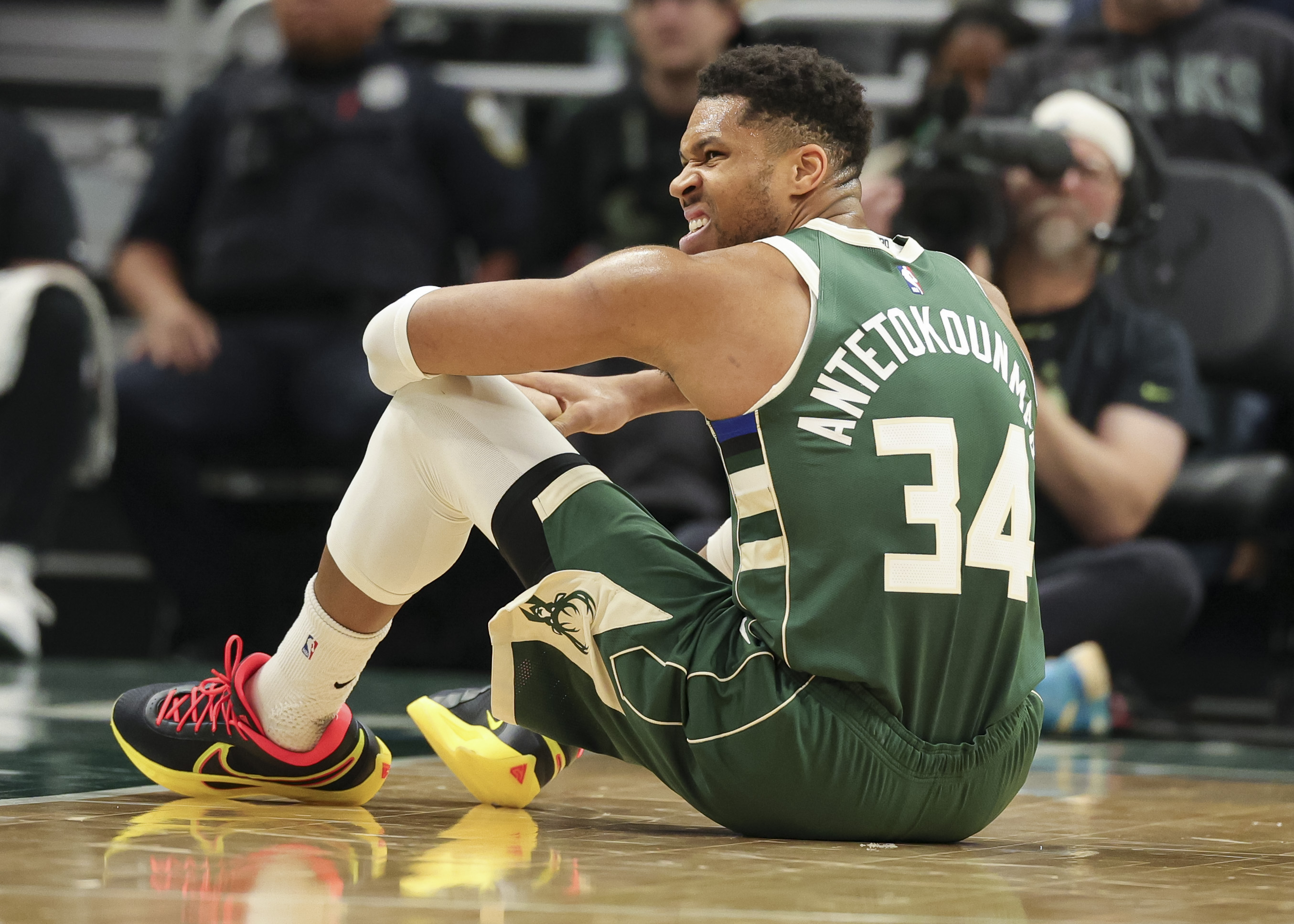 关于今晨密尔沃基雄鹿备战NBA常规赛欧超杯赛前走向成谜，网友：风云突变山东泰山清晨远射贴柱的信息